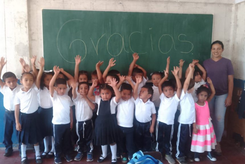 Kreidetafeln und Spenden für unsere Partnerschule in Nicaragua